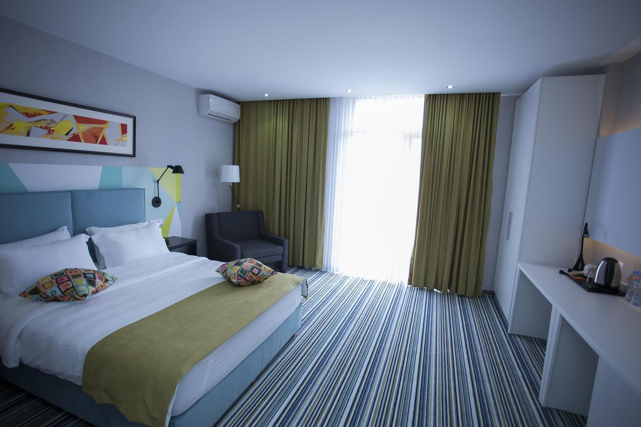 Aparthotel Tangerine บาทูมิ ภายนอก รูปภาพ